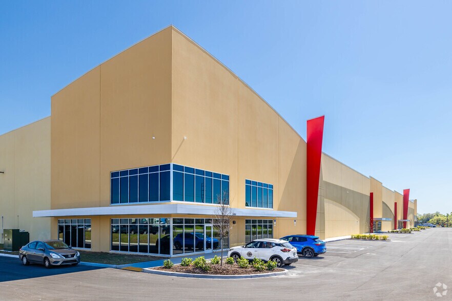 More Photos Of 3900 County Line Road, Lakeland Distribution For Lease