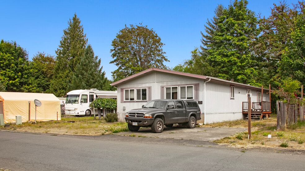 Primary Photo Of 1105 Riverside Dr, Vernonia Manufactured Housing Mobile Home Park For Sale