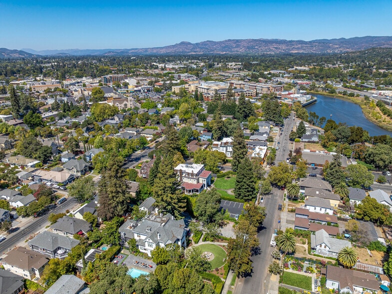 More Photos Of 443 Brown St, Napa Hotel For Sale