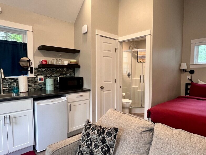 More Photos Of 200 Seal Cove Rd, Southwest Harbor Hotel For Sale