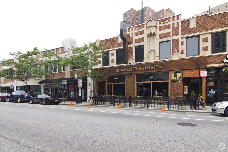 More Photos Of 2417-2433 N Clark St, Chicago General Retail For Lease