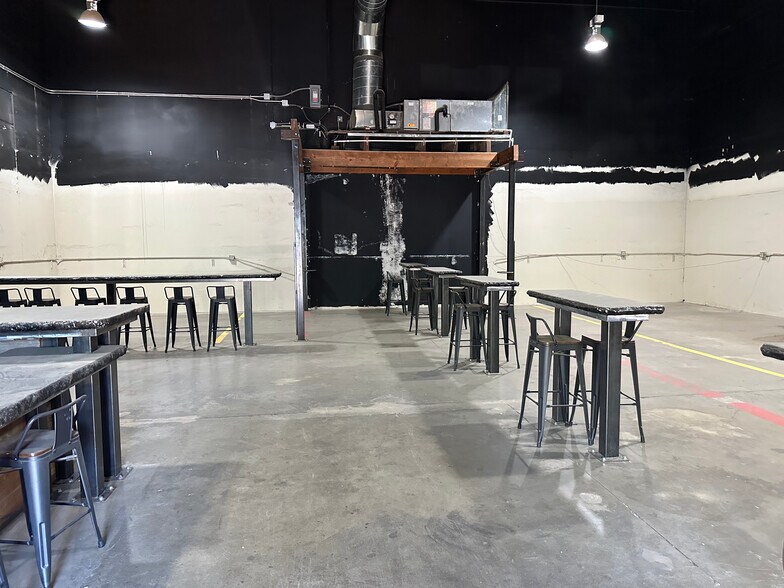 More Photos Of 720 Olive Dr, Davis Warehouse For Lease