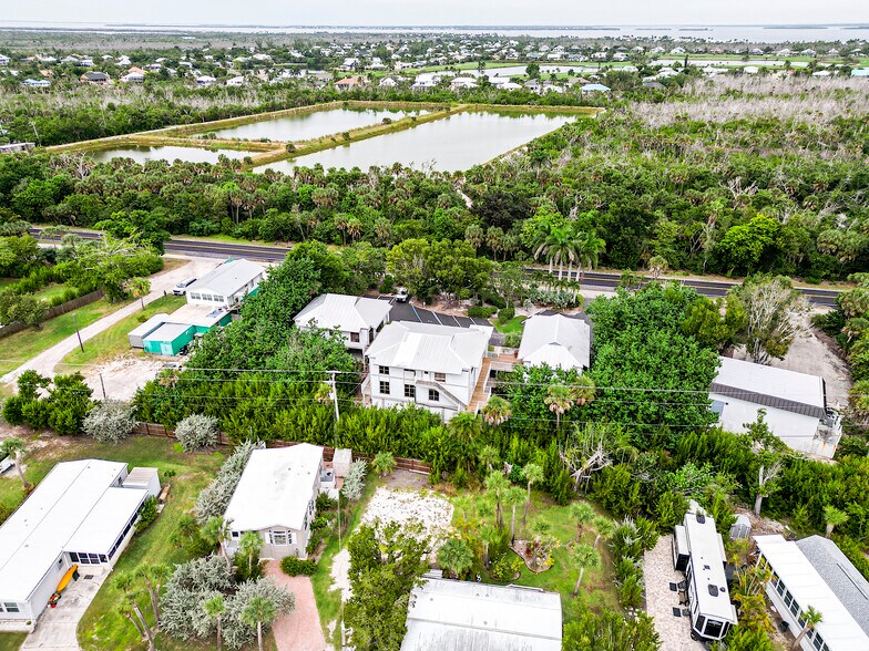 More Photos Of 1149 Periwinkle Way, Sanibel Office For Sale