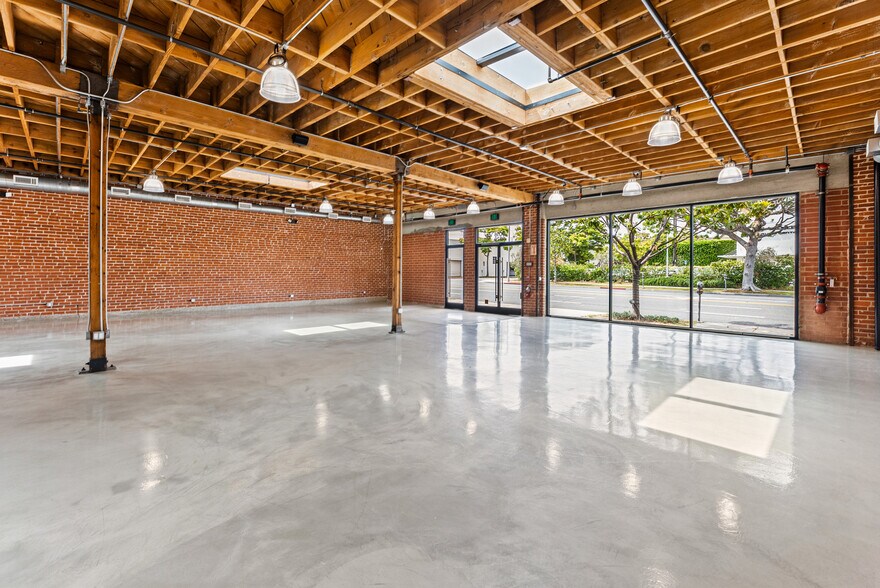 More Photos Of 9018-9022 W Olympic Blvd, Beverly Hills Storefront Retail Office For Sale