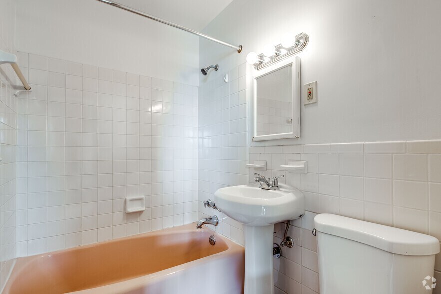 More Photos Of 1634-1642 Eustis St, Lauderdale Apartments For Sale