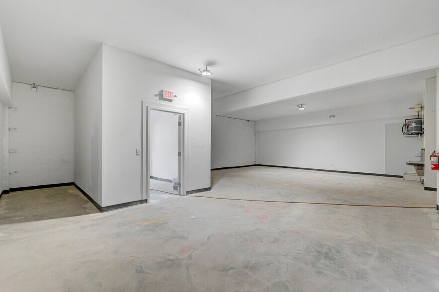 More Photos Of 160-110 W Wyoming Ave, Las Vegas Storefront Retail Office For Lease