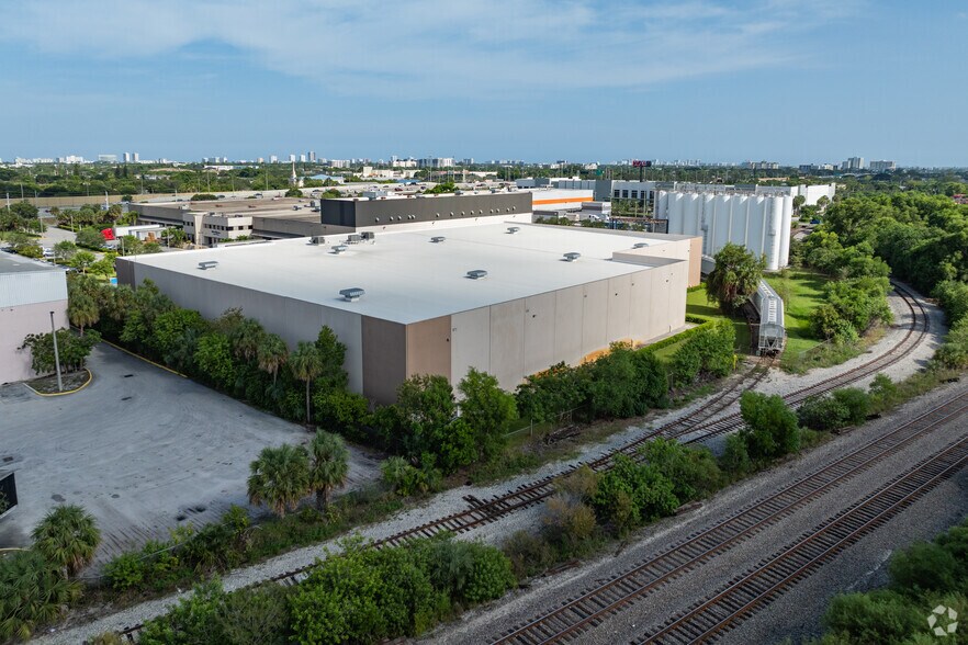 More Photos Of 1531 NW 12th Ave, Pompano Beach Warehouse For Lease