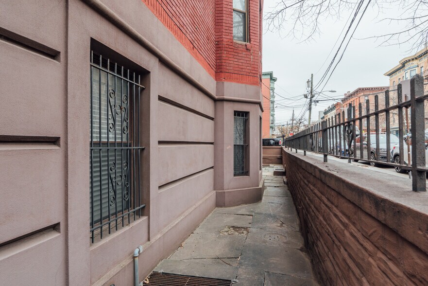 More Photos Of 489 Jersey Ave, Jersey City Storefront Retail Office For Lease