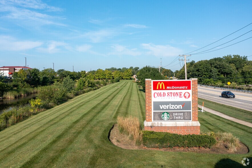 More Photos Of 16521-16615 W 159th St, Lockport Storefront For Lease