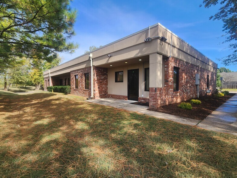 More Photos Of 6950 S Utica Ave, Tulsa Office For Sale