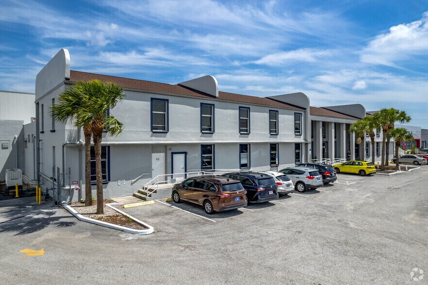 More Photos Of 4711 34th St N, Saint Petersburg Light Manufacturing For Sale