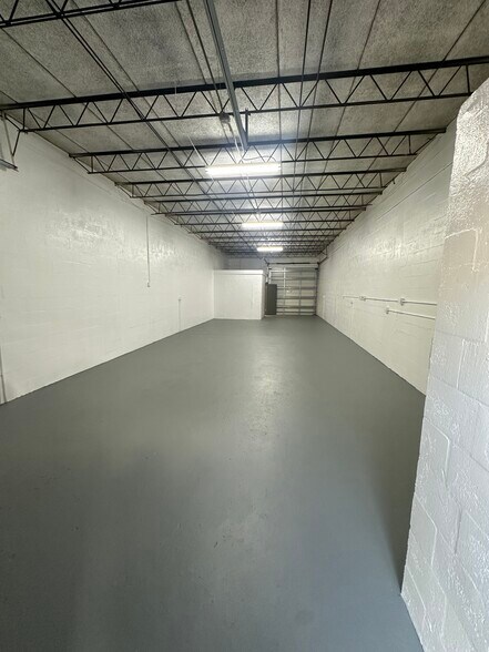 More Photos Of 271-277 SW 33rd St, Fort Lauderdale Warehouse For Lease