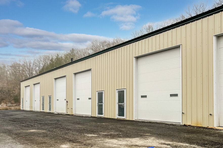 More Photos Of 35 Commercial Dr, Wrentham Warehouse For Lease