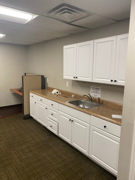 More Photos Of 1275 Bloomfield Ave, Fairfield Warehouse For Lease