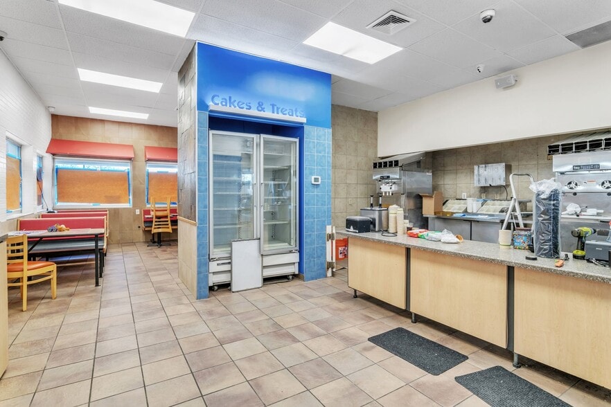 More Photos Of 1535 Memorial Dr, Chicopee Restaurant For Sale