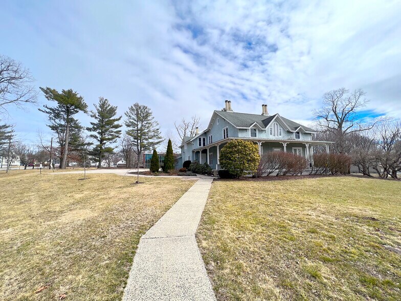 More Photos Of 745 Burnside Ave, East Hartford Schools For Sale