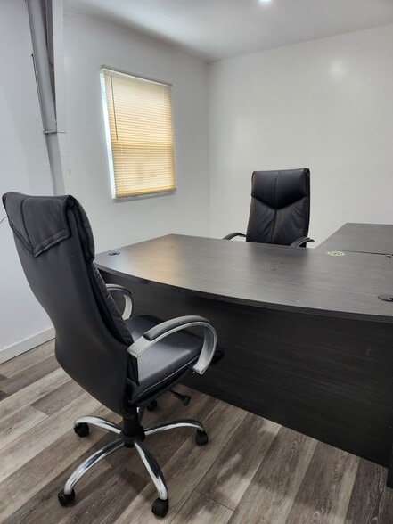 More Photos Of 11118 S Cleveland Ave, Fort Myers Warehouse For Sale