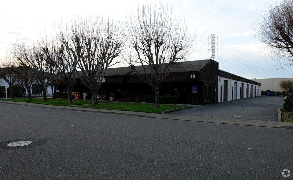 Primary Photo Of 19 Digital Dr, Novato Warehouse For Lease