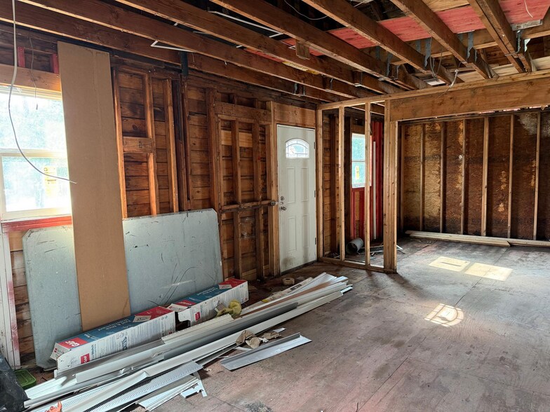 More Photos Of 10 Sidney Ln, Willingboro Freestanding For Sale