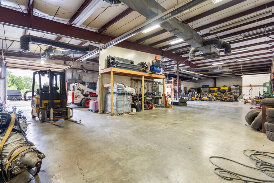 More Photos Of 5410 S Daniel St, Battlefield Manufacturing For Sale