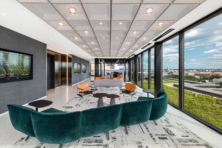 More Photos Of 801 17th St NW, Washington Office For Lease