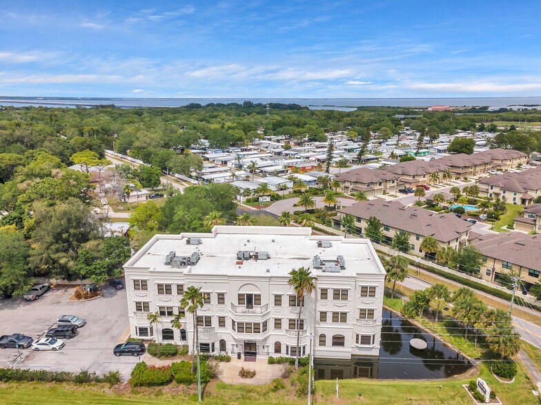 More Photos Of 15500 Roosevelt Blvd, Clearwater Office For Lease