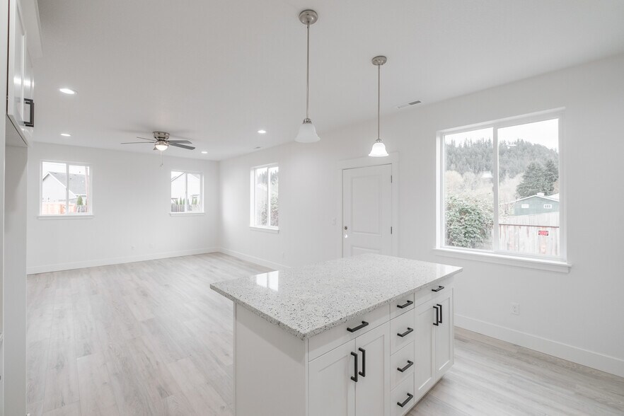 More Photos Of 37731 Rolltide Dr, Lebanon Apartments For Sale