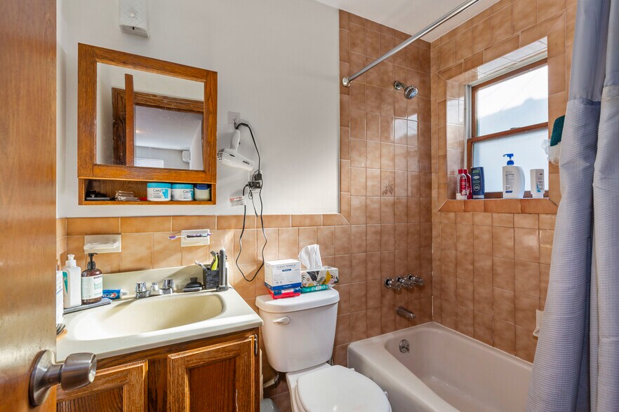 More Photos Of 4304 34th Ave, Astoria Freestanding For Sale