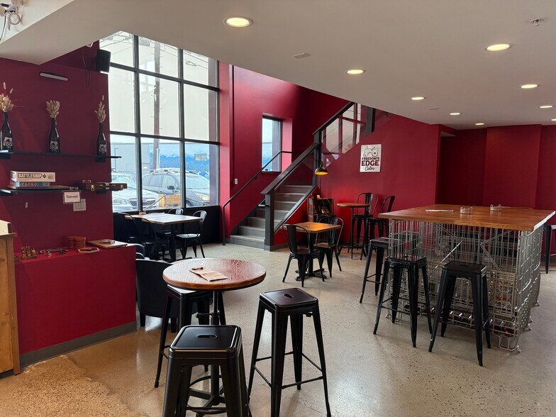 More Photos Of 31 Diamond St, Portland Restaurant For Lease