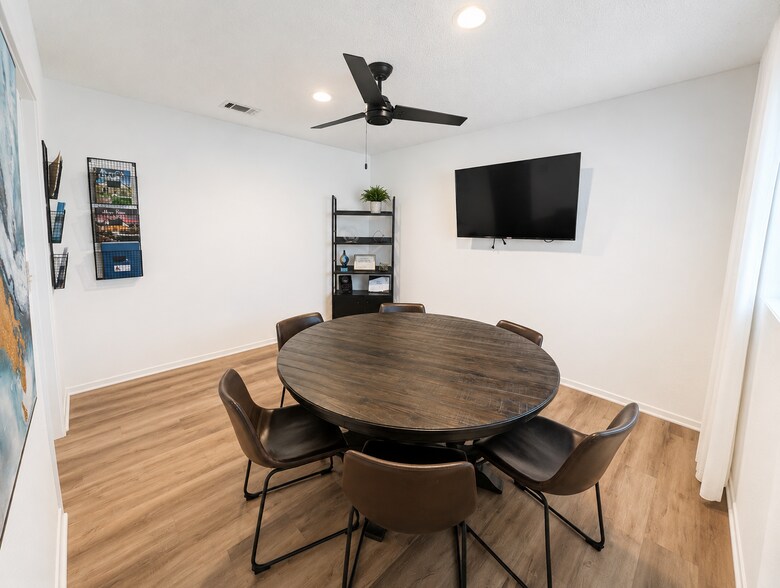 More Photos Of 203 W New Hope Dr, Cedar Park Office For Sale