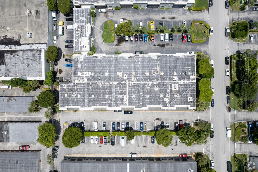 More Photos Of 7175 SW 47th St, Miami Showroom For Lease