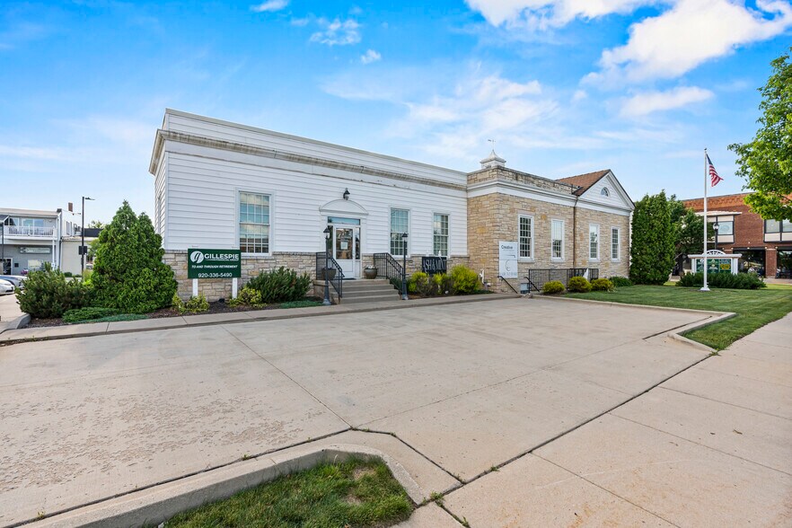 More Photos Of 416 George St, De Pere Office For Sale