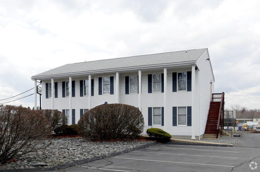 More Photos Of 120 Lavan St, Warwick Office For Lease