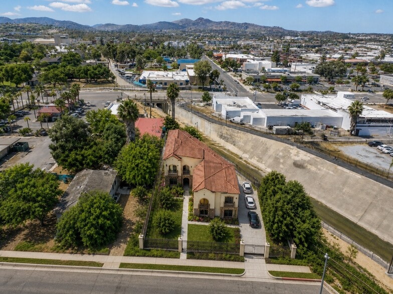 More Photos Of 411 Waverly Pl, Escondido Apartments For Sale
