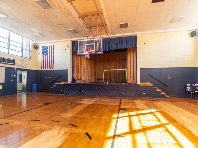 More Photos Of 18 Central Ave, Port Chester Schools For Lease