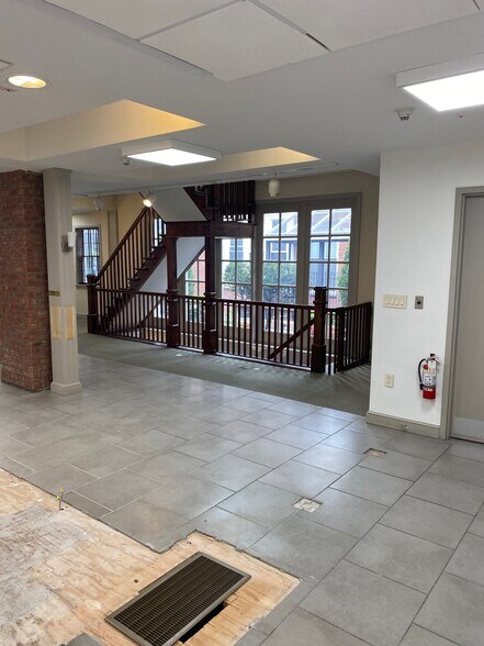 More Photos Of 40 Church St, White Plains Bank For Lease