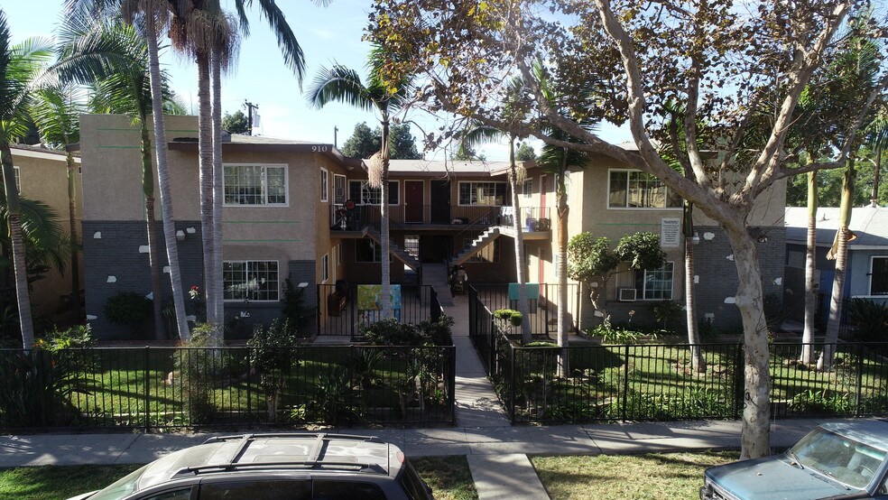 910 S Townsend St, Santa Ana, CA 92704 Apartments For Sale