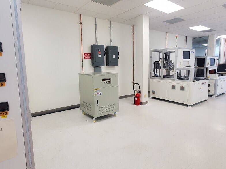 More Photos Of 2595 E Bayshore Rd, Palo Alto Office For Lease