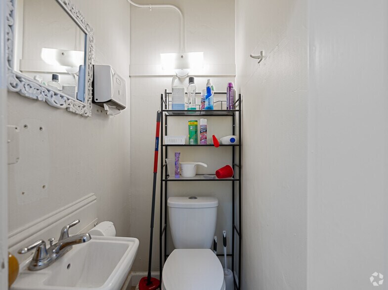 More Photos Of 652-670 E Santa Clara St, San Jose Medical For Sale