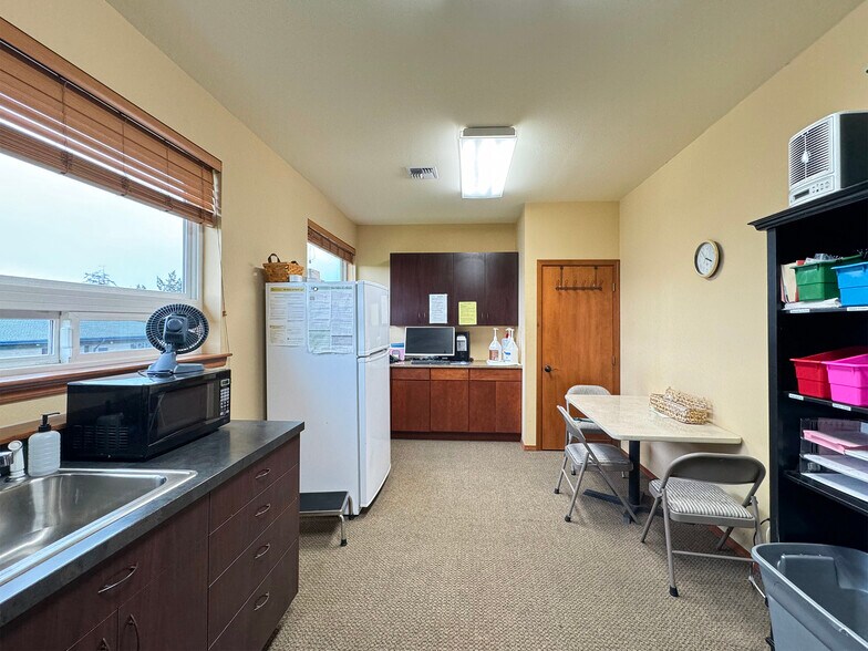 More Photos Of 534 N 5th Ave, Sequim Medical For Sale