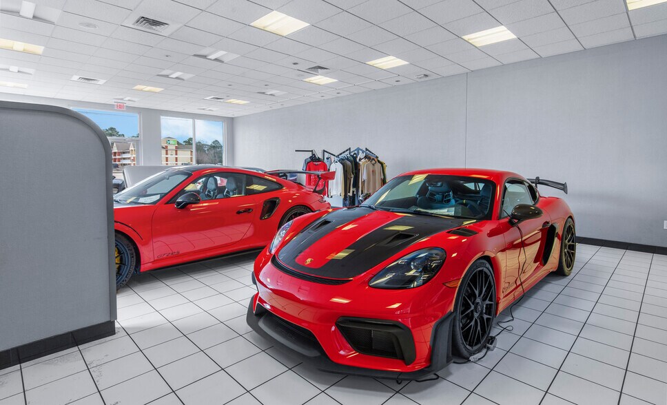 More Photos Of 5385 N I 55 St, Jackson Auto Dealership For Sale