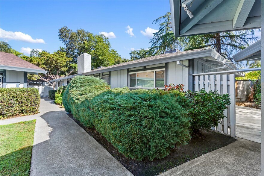 More Photos Of 2316 Villanova Cir, Sacramento Apartments For Sale