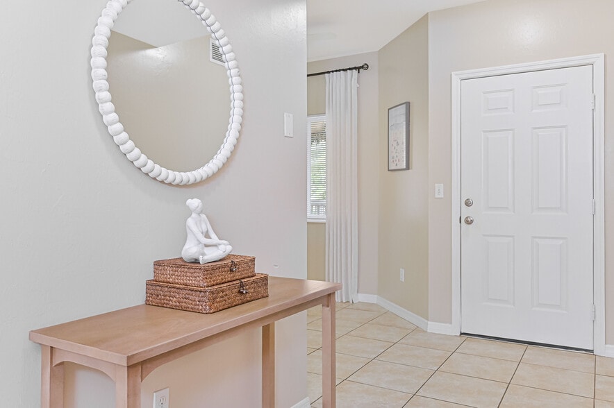 More Photos Of 10000-10030 Maddox Ln, Bonita Springs Apartments For Sale