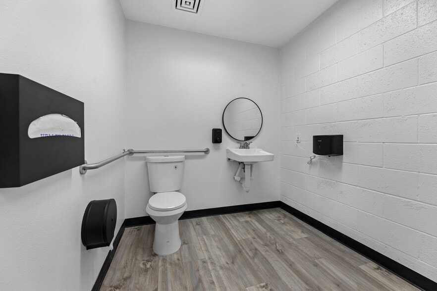 More Photos Of 2008 W Dorothea Ave, Visalia Freestanding For Sale