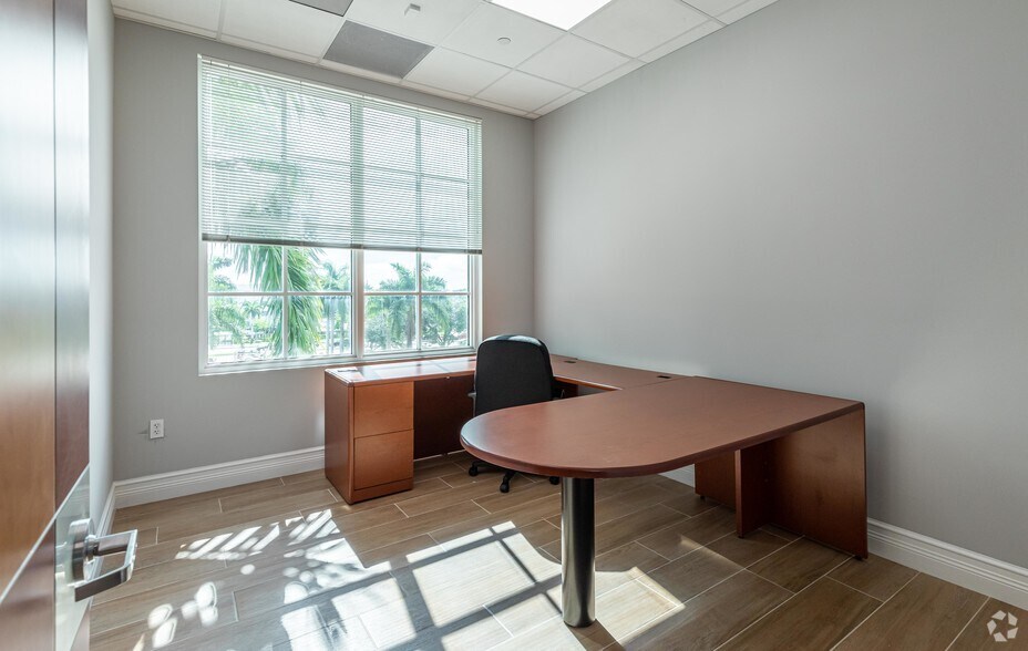 More Photos Of 6501 Congress Ave, Boca Raton Office For Lease