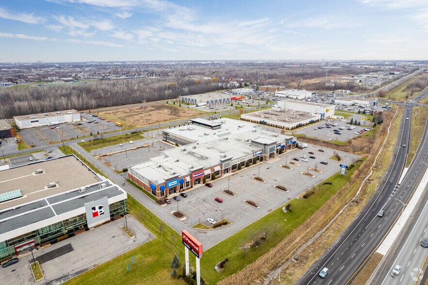 More Photos Of 1939-1979F Rue F.X. Sabourin, Saint-hubert General Retail For Lease