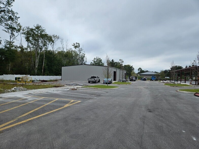 More Photos Of 169 College Dr, Orange Park Warehouse For Sale