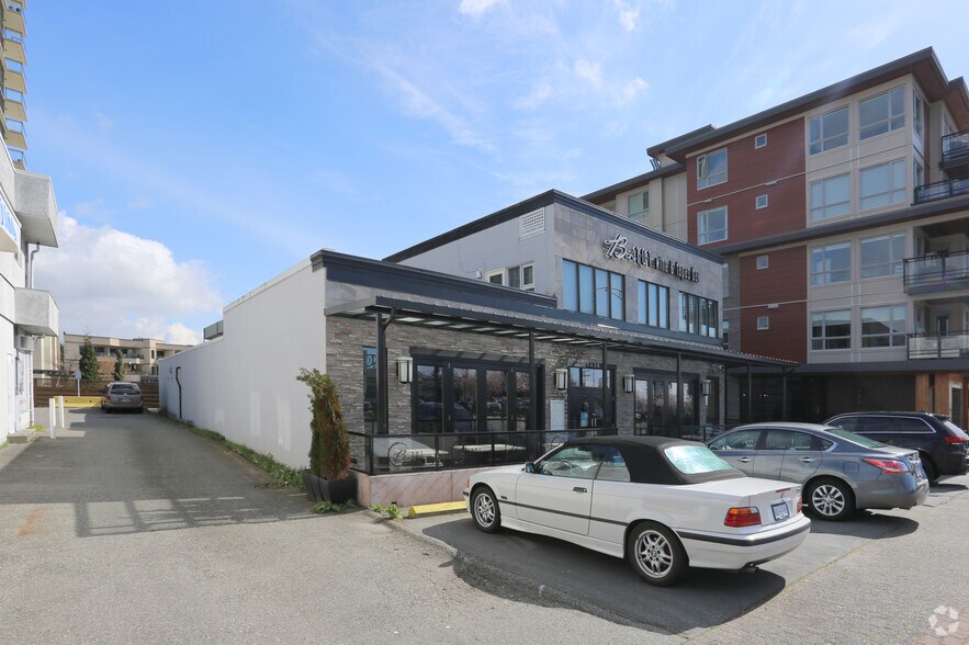 More Photos Of 1434 Johnston Rd, White Rock Storefront Retail Office For Lease