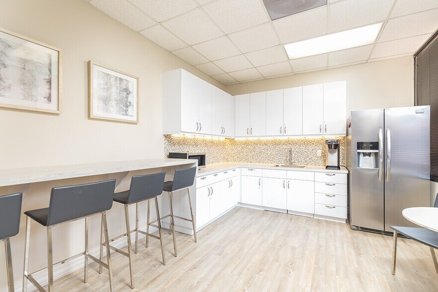 More Photos Of 11440 W Bernardo Ct, San Diego Coworking Space