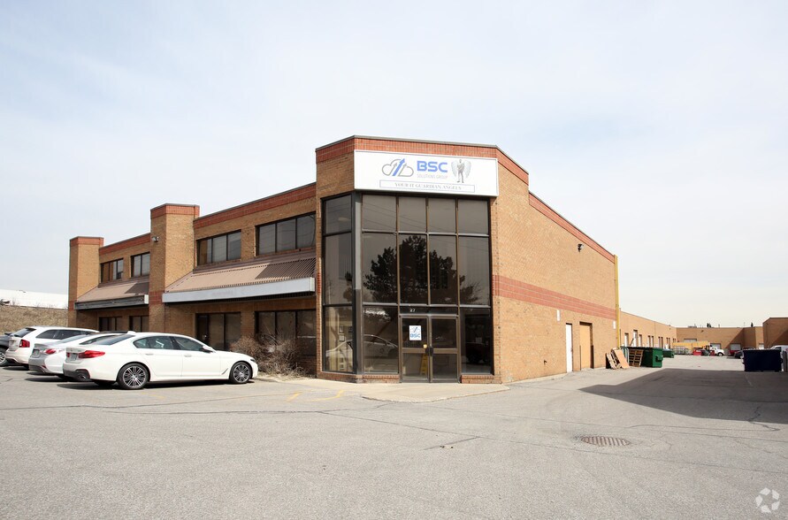 More Photos Of 18 Automatic Rd, Brampton Storefront For Lease